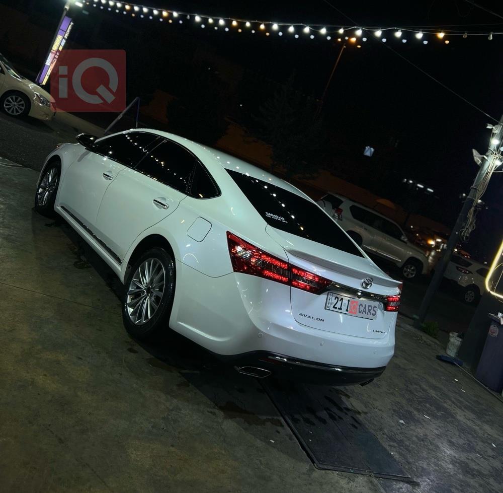 تويوتا أفالون